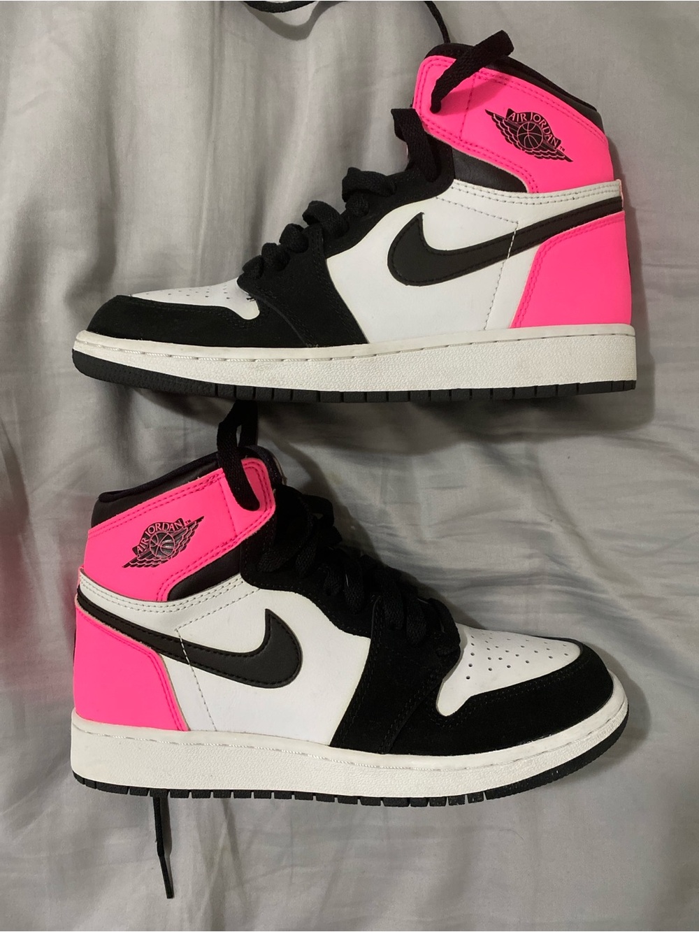 Nike Women’s Jordan 1 Retro ‘Valentine’s Day’ (2017) - White / Black / Hot Pink